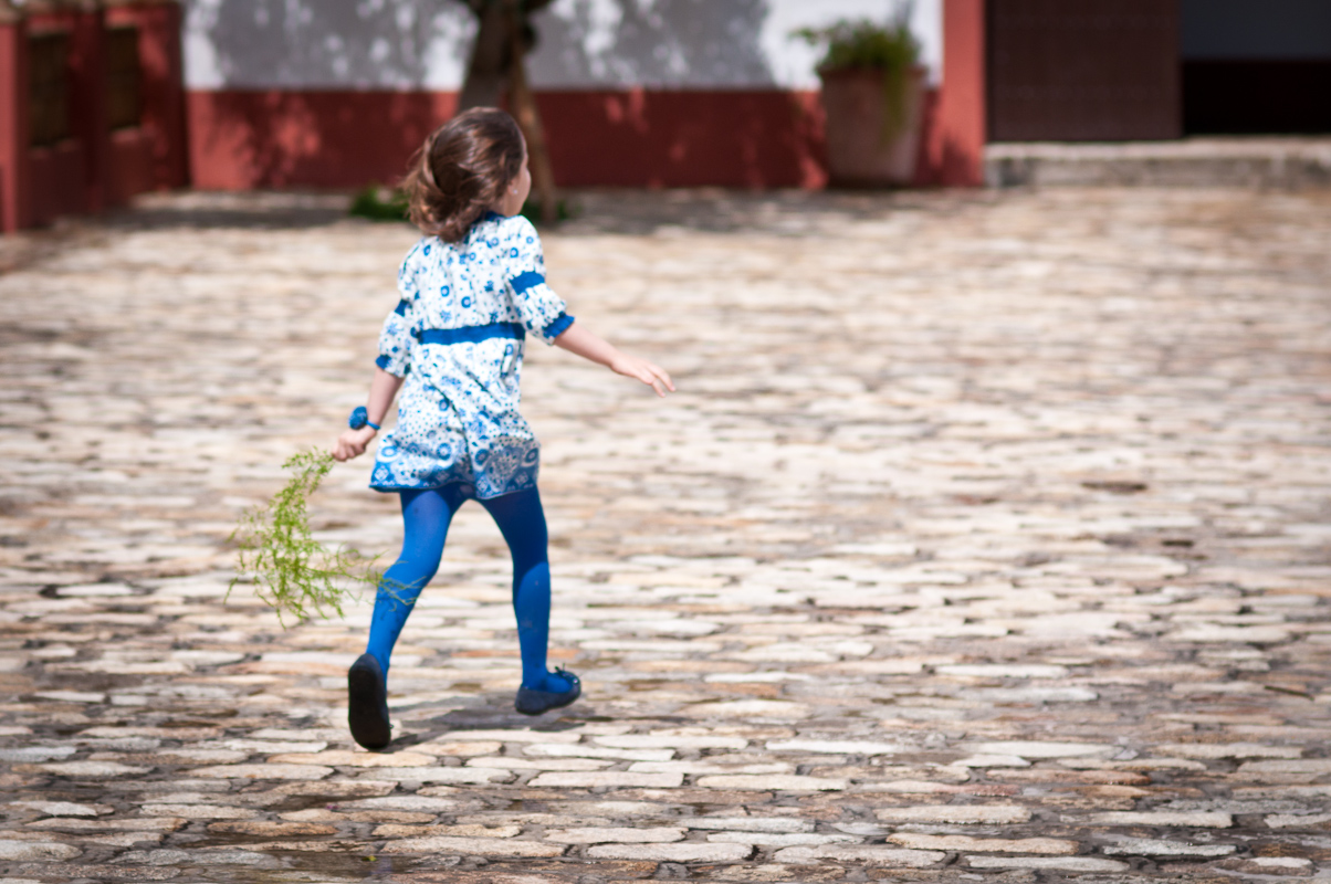 Yuri Evangelista - Street Photography - blue tights