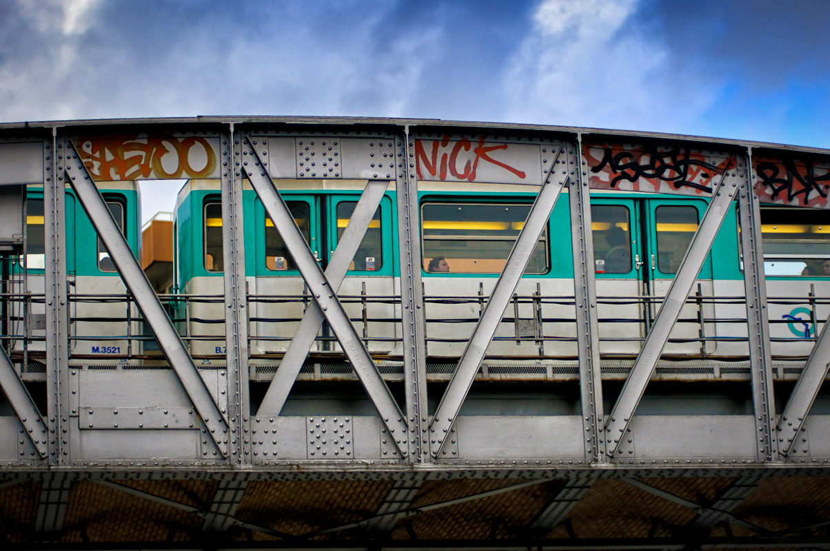 Yuri Evangelista - Street Photography - le train-train